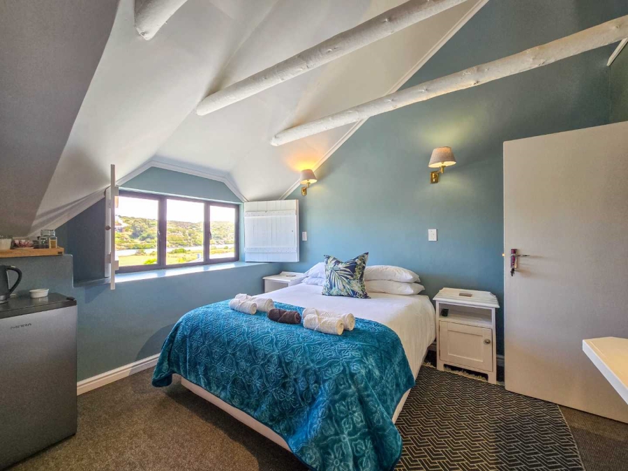 8 Bedroom Property for Sale in Stilbaai Oos Western Cape